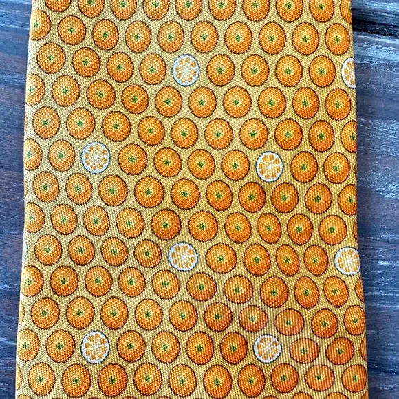 Elegant Hermes Tie - Picture 4 of 5